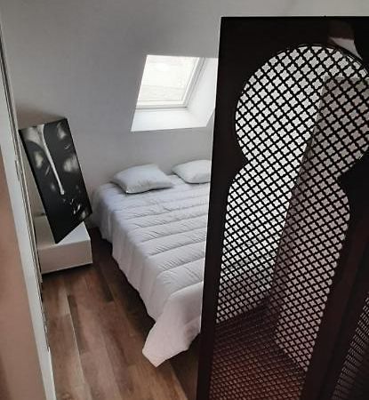 Charmant Studio Au Coeur De Sens Apartment Bagian luar foto