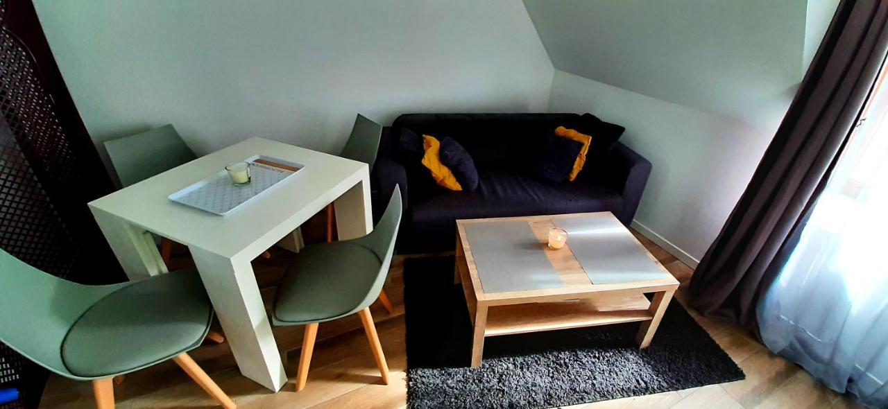 Charmant Studio Au Coeur De Sens Apartment Bagian luar foto